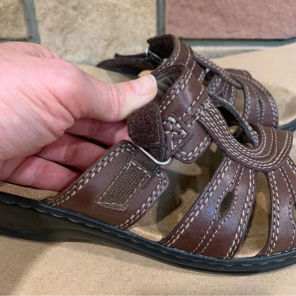 CLARKS‎ BENDABLES Lexi Belle brown leather sandals